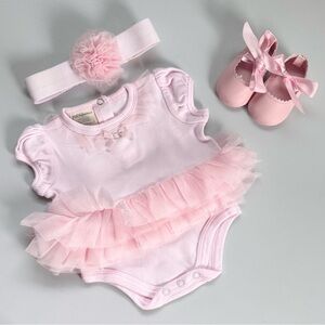 Baby Tutu Outfit with headpiece and pink shoes 0-3 months infant
